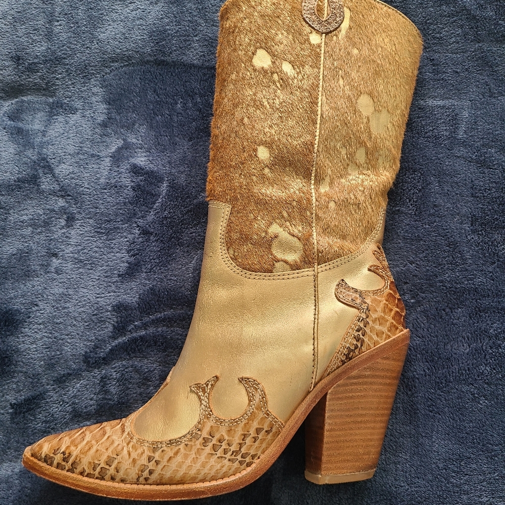 Gold leather and calf hair ladies cowboy boots.